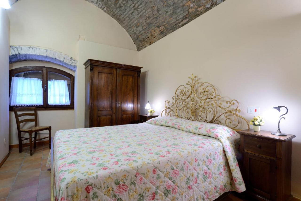 Willa Agriturismo Le Querce Di Asyż Zewnętrze zdjęcie